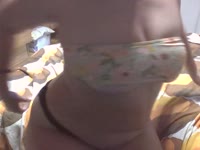 Je suis une femme de 35ans. Simple, curieuse et souriante. J