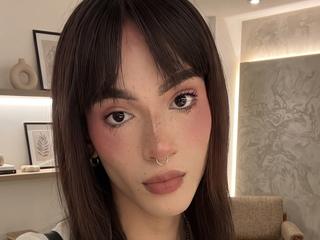 HannaDeluxee