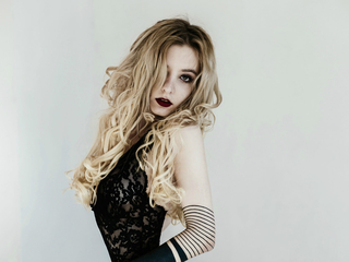 naked webcam girl AngelikaMoebius