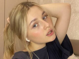 camwhore fingering shaved pussy KimbraHardinger