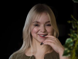 camgirl showing tits LizbethGodbold