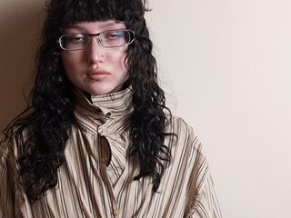 naked camgirl LonnieMackaman