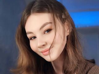hot naked camgirl LuanneGfroerer