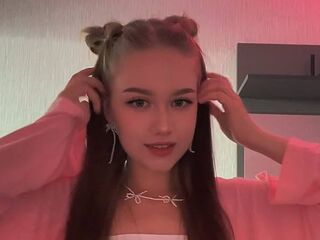 cam girl masturbating with vibrator MadisonLehar