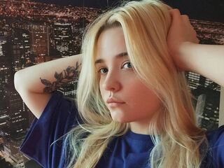 chat room photo MonnieMoniz