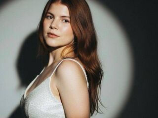 naked girl with webcam masturbating with sextoy OliviaaRothwel