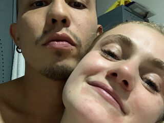 fucking cam couple show AndyZuzka