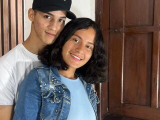 anal webcam sex CnadyAndOliver