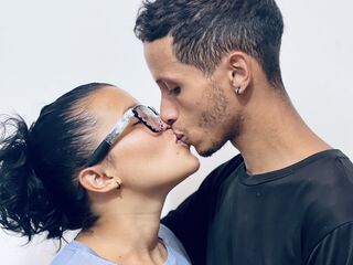 chatroom live sex cam LuisaAndVictor