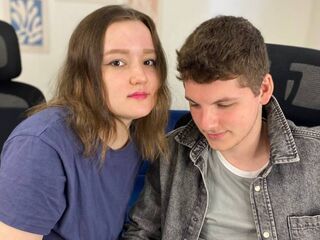 naughty cam couple fuck show MelissaAndAndrew