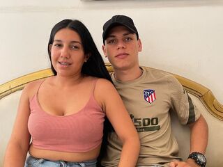 hot couple sex cam SalomeAndYimi