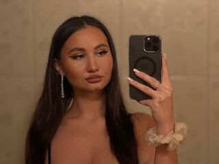 topless webcamgirl AriaWaverly