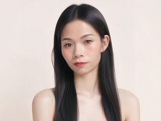 topless camgirl ArianaHuiHui