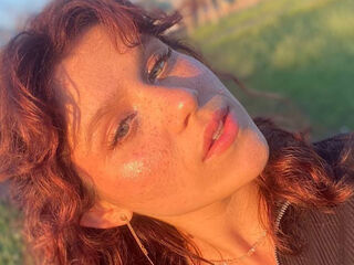 camgirl fingering pussy AstridChing