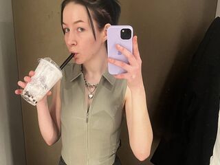 girl shaving pussy AurasDiaz