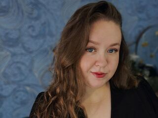 cam girl masturbating with vibrator BettiBell