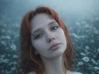 naughty cam girl fingering shaved pussy BlancheDobrich