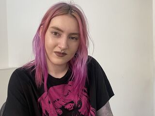 naughty camgirl masturbating with dildo BonnieRide