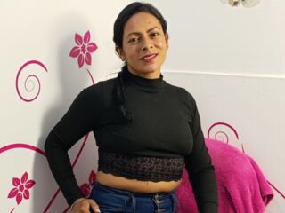 shaved pussy web cam CanelaGolden