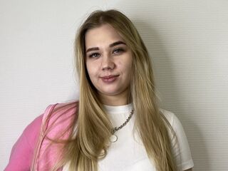 cam girl masturbating with sextoy CathernLoven