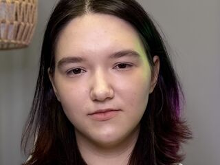 nude camgirl pic CecilleBonavita