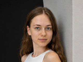 chat with cam CleoraClouden