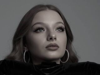 nude webcamgirl picture CreolaScheidler