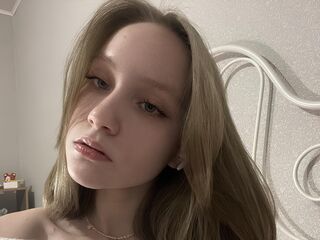 shower live cam CutieKit