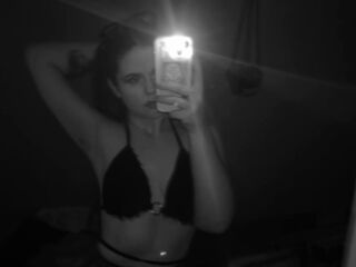 hot naked cam girl DoloresHuesing