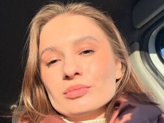 cam girl photo DonnieFreed
