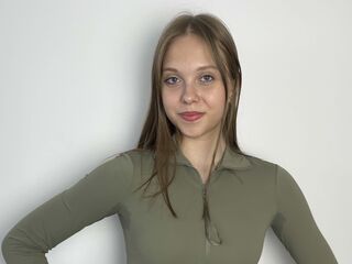 masturbating ElviaSix
