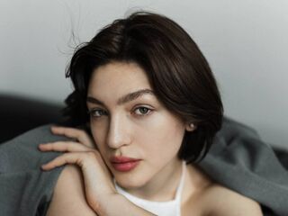 camgirl showing tits ElvieTorbett