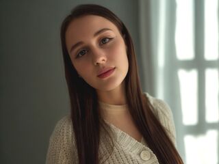 camslut fingering shaved pussy ElwynaHarn