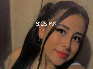 camgirl shaving pussy EmilyStuar