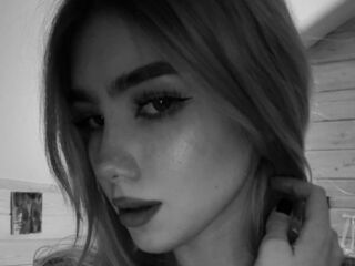 naked cam girl gallery EmmaBlond