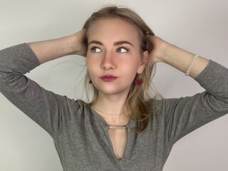 cam girl masturbating with vibrator HisakoHenn