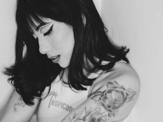 naked camgirl photo IvoryFlame