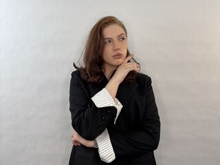 cam girl masturbating with sextoy IzolaDonawa