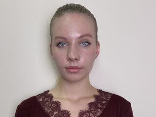 cam girl playing with dildo KatherinClark