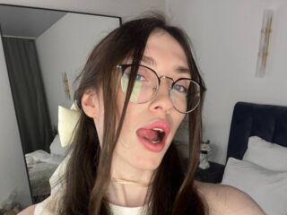 cam girl masturbating with vibrator KatyDorni