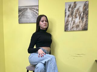 live sex webcam video KeeleyGambee