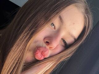 naughty cam girl KristiGroun