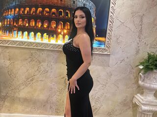 camgirl masturbating with dildo KylieElise