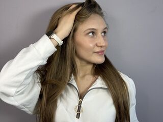 cam girl playing with vibrator LatrinaBrounson