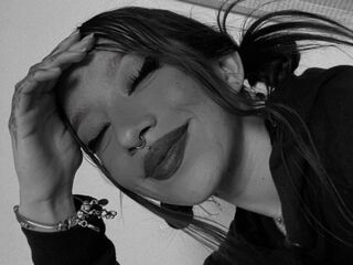 free webcam chatroom LiaThom