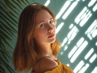 hot cam slut LucettaHarder