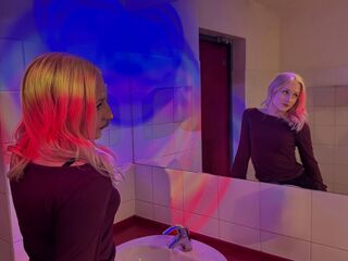 webcam babe LucilleWiste