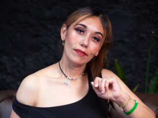 beautiful webcamgirl MadeleineSartori