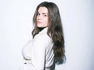 masturbating girl MelaniMell