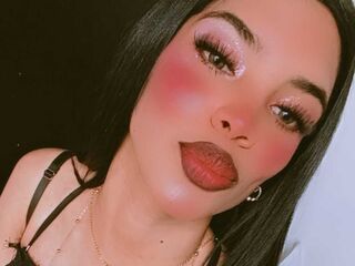 naughty camgirl fingering pussy MeliGarden